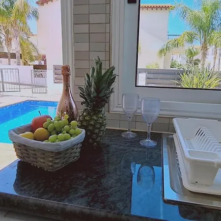 Villa Sunny Bay *